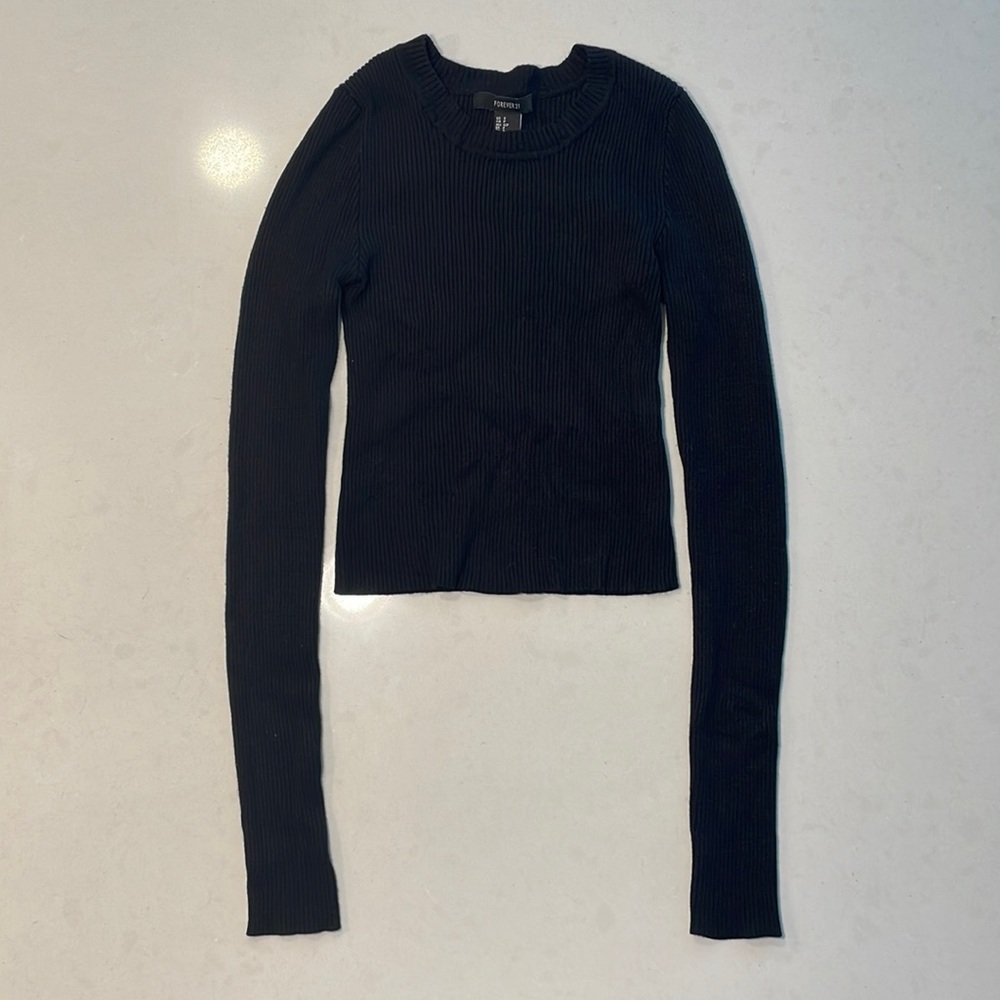 FOREVER 21 (SIZE S) LONG SLEEVE CROP TOP